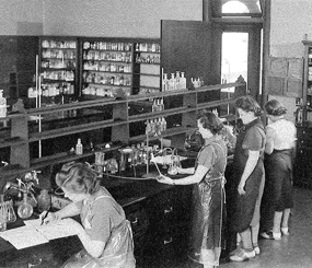 Chemistry class in Guerin Hall